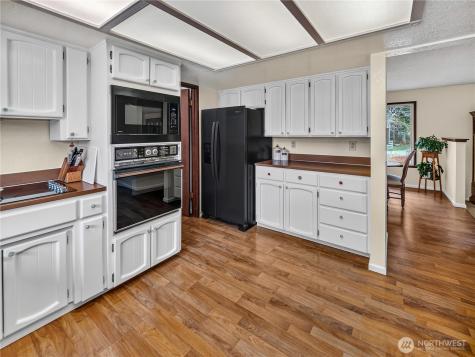 30520 SE 358th Street Enumclaw WA 98022