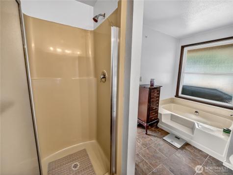 30520 SE 358th Street Enumclaw WA 98022
