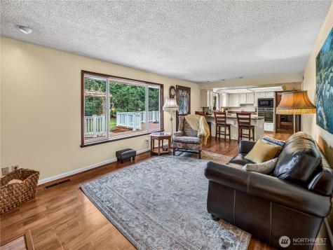 30520 SE 358th Street Enumclaw WA 98022