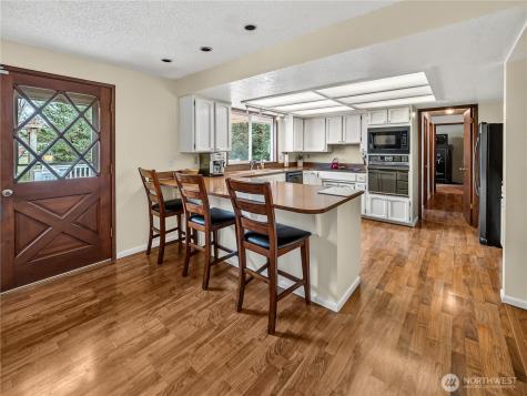 30520 SE 358th Street Enumclaw WA 98022