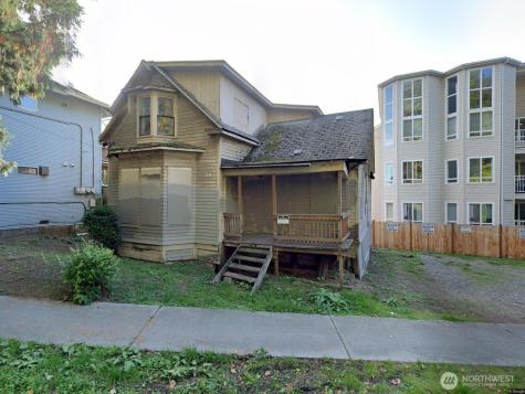 2531 Gilman Drive W Seattle WA 98199