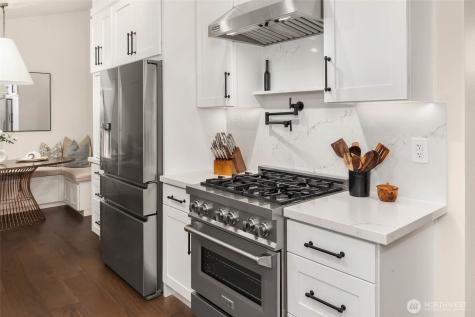 51 Glacier Key Bellevue WA 98006