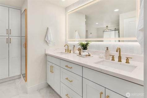 51 Glacier Key Bellevue WA 98006