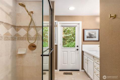 51 Glacier Key Bellevue WA 98006