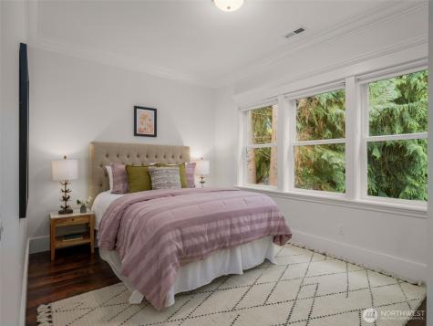 1007 W Newell Street Seattle WA 98119