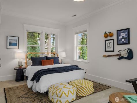 1007 W Newell Street Seattle WA 98119