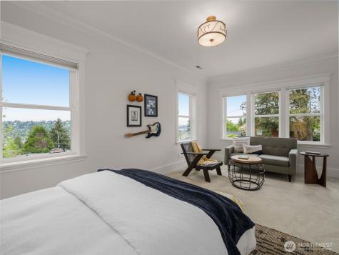 1007 W Newell Street Seattle WA 98119