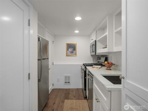 1007 W Newell Street Seattle WA 98119
