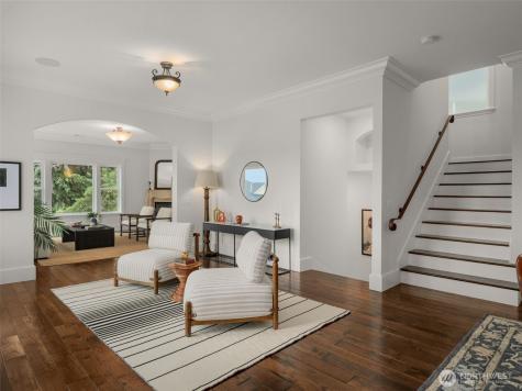 1007 W Newell Street Seattle WA 98119