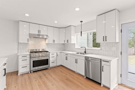 8327 44th Avenue S Seattle WA 98118