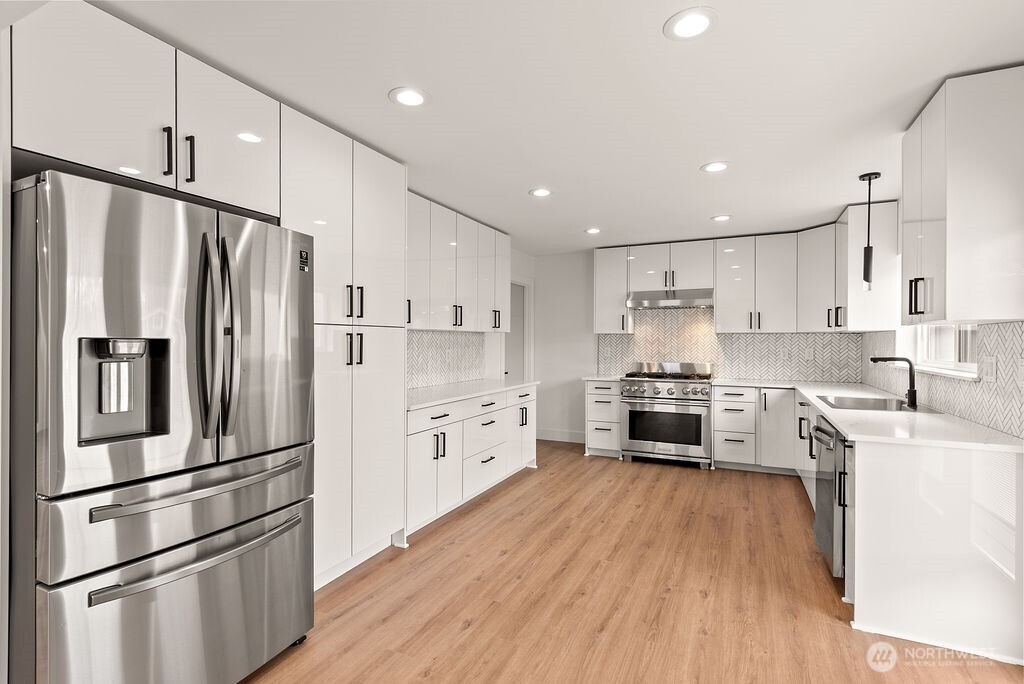 8327 44th Avenue S Seattle WA 98118