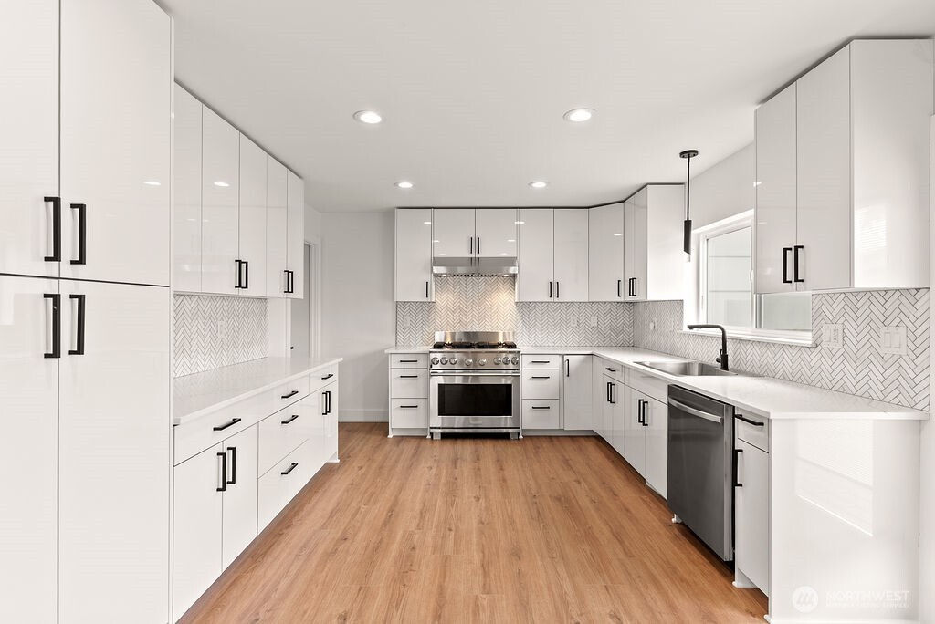 8327 44th Avenue S Seattle WA 98118