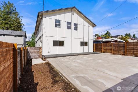 8327 44th Avenue S Seattle WA 98118
