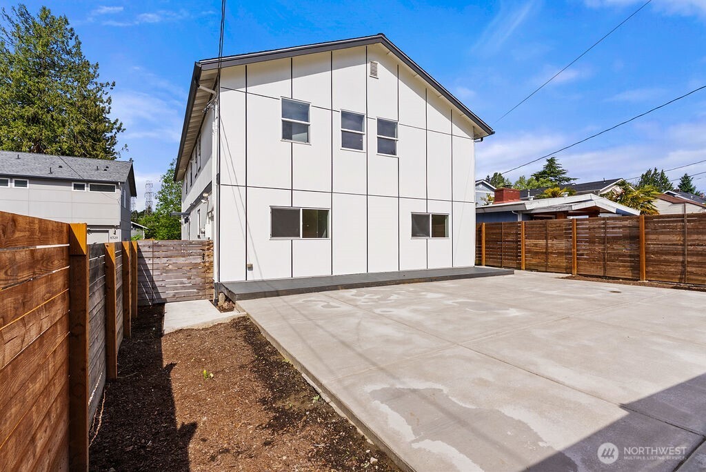 8327 44th Avenue S Seattle WA 98118