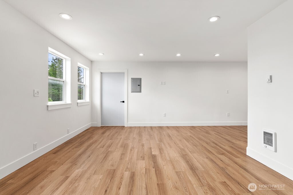 8327 44th Avenue S Seattle WA 98118