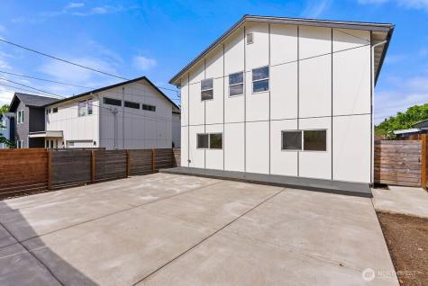 8327 44th Avenue S Seattle WA 98118