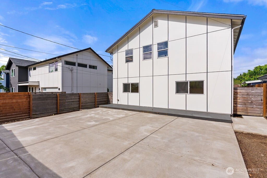 8327 44th Avenue S Seattle WA 98118