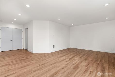 8327 44th Avenue S Seattle WA 98118