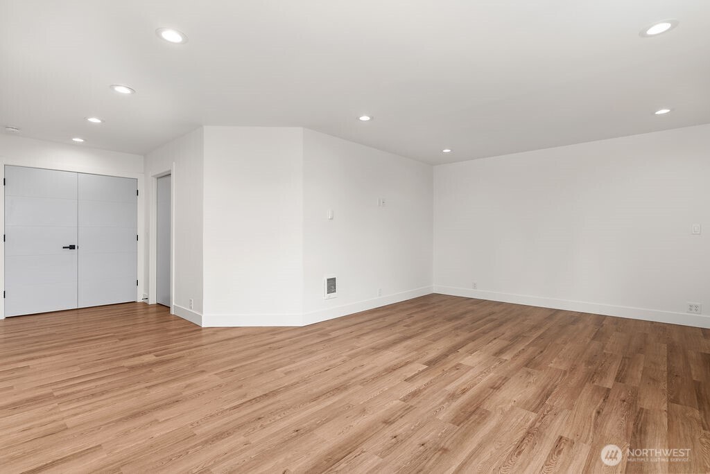8327 44th Avenue S Seattle WA 98118