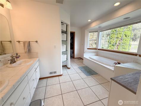 6 Valley View Park Drive Omak WA 98841