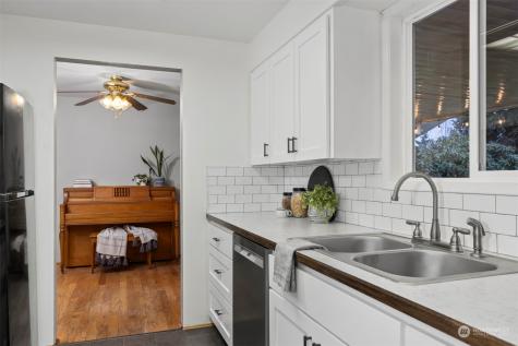 721 Comanche Drive Mount Vernon WA 98273