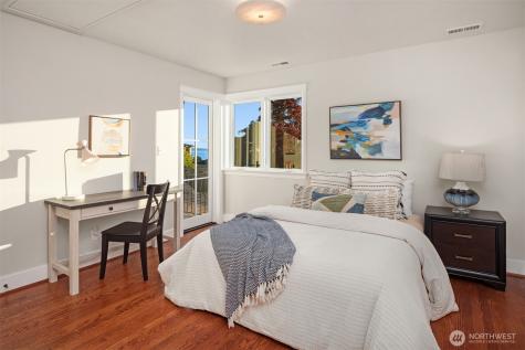1915 35th Avenue W Seattle WA 98199
