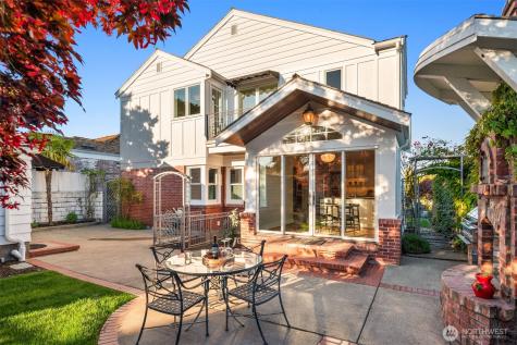 1915 35th Avenue W Seattle WA 98199
