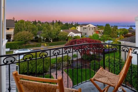 1915 35th Avenue W Seattle WA 98199