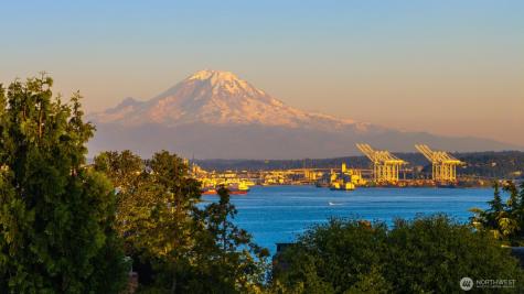 1915 35th Avenue W Seattle WA 98199