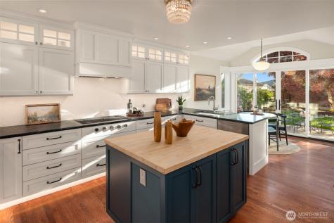 1915 35th Avenue W Seattle WA 98199