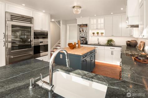 1915 35th Avenue W Seattle WA 98199