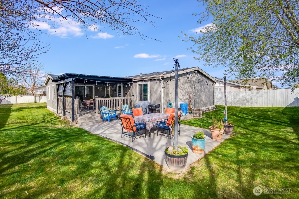 1630 Cactus Loop Richland WA 98352
