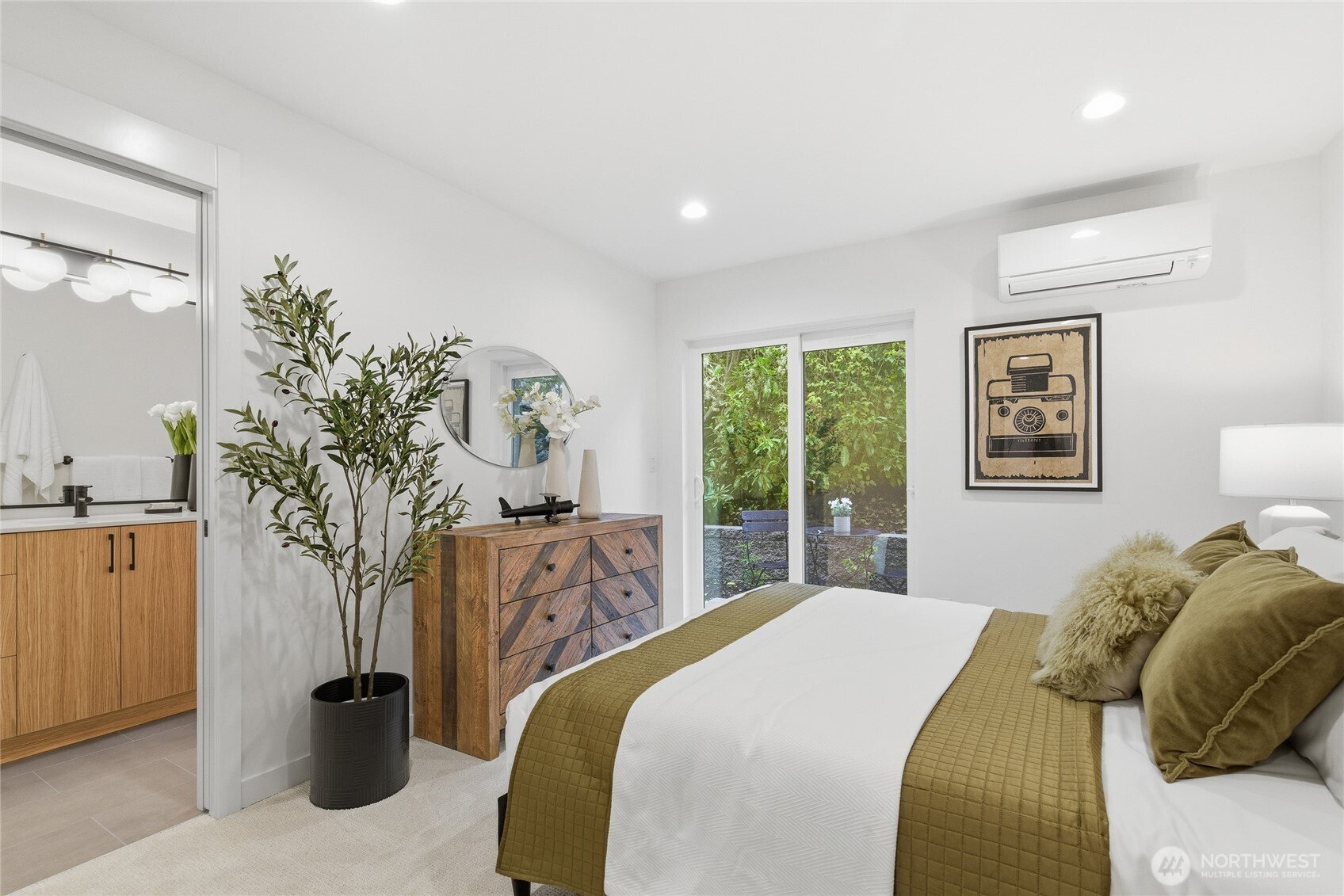3646 Greenwood Avenue N Seattle WA 98103