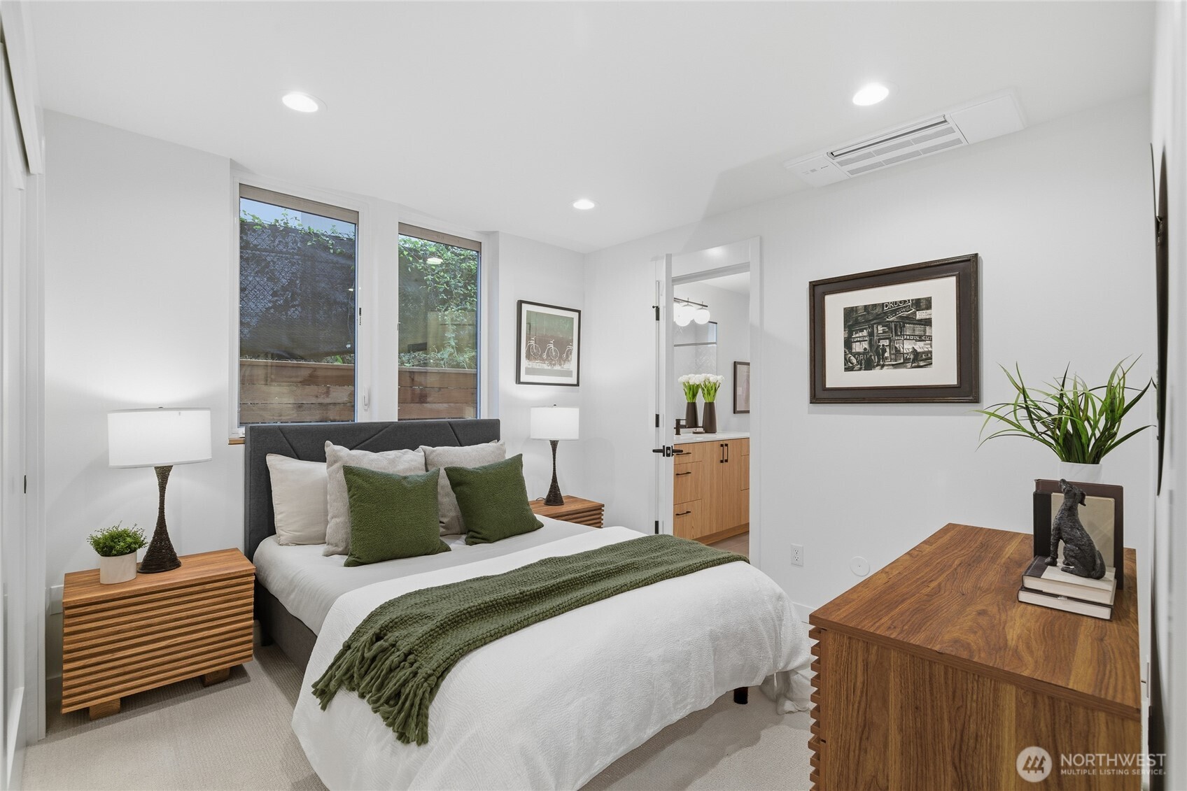3646 Greenwood Avenue N Seattle WA 98103