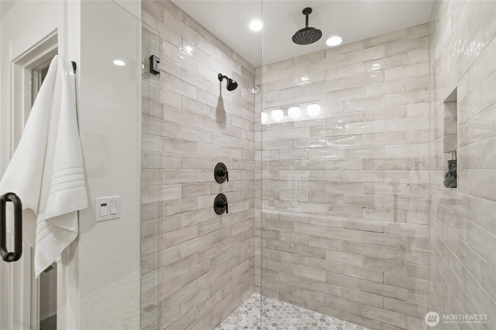 3646 Greenwood Avenue N Seattle WA 98103