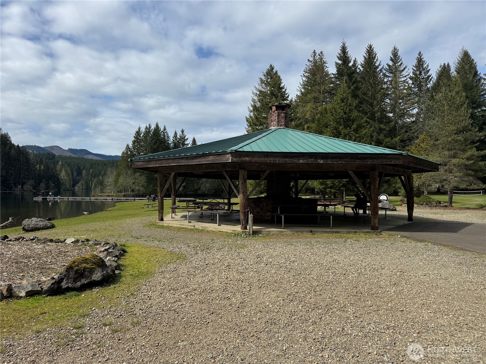 300 N Mount Jupiter Hoodsport WA 98548