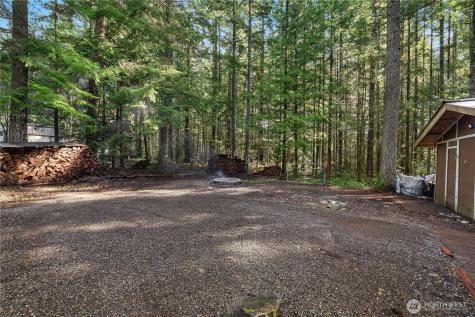 300 N Mount Jupiter Hoodsport WA 98548
