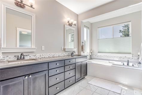 2028 SE Legacy Place East Wenatchee WA 98802