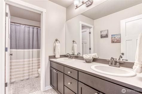 2028 SE Legacy Place East Wenatchee WA 98802