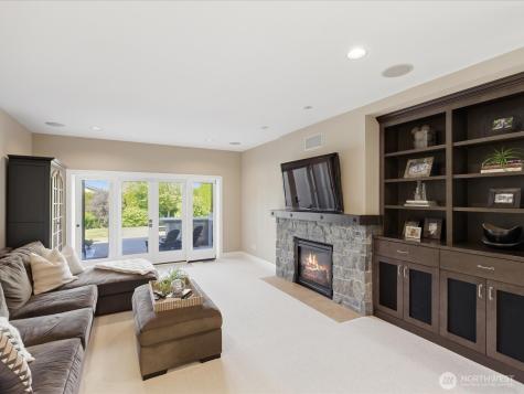 4235 91st Avenue NE Yarrow Point WA 98004