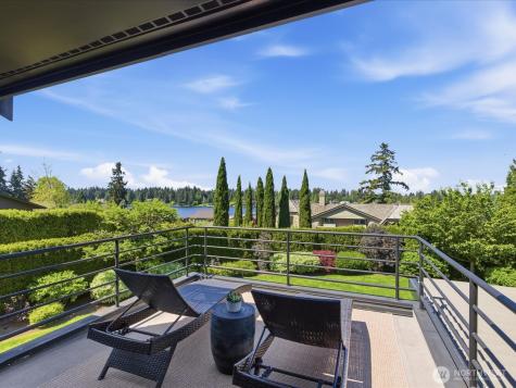 4235 91st Avenue NE Yarrow Point WA 98004