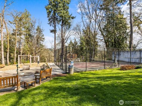 4235 91st Avenue NE Yarrow Point WA 98004