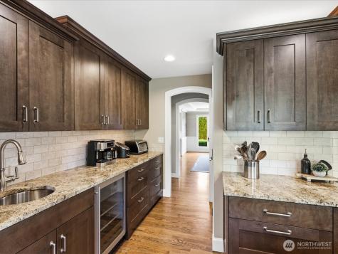4235 91st Avenue NE Yarrow Point WA 98004