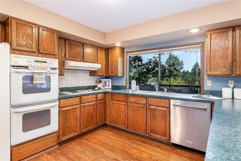 1809 136th Place SE Bellevue WA 98005