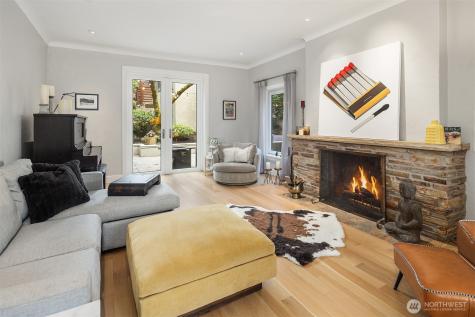 3530 W Laurelhurst Drive NE Seattle WA 98105