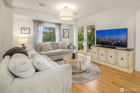 3530 W Laurelhurst Drive NE Seattle WA 98105