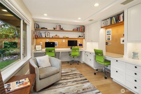 3530 W Laurelhurst Drive NE Seattle WA 98105