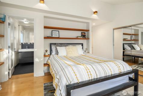 3530 W Laurelhurst Drive NE Seattle WA 98105