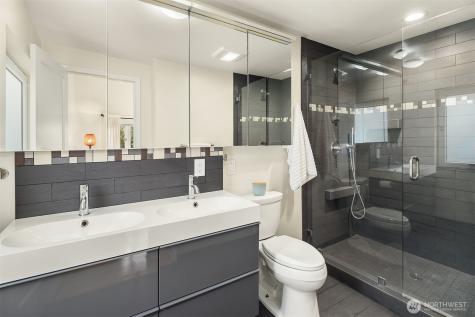 3530 W Laurelhurst Drive NE Seattle WA 98105