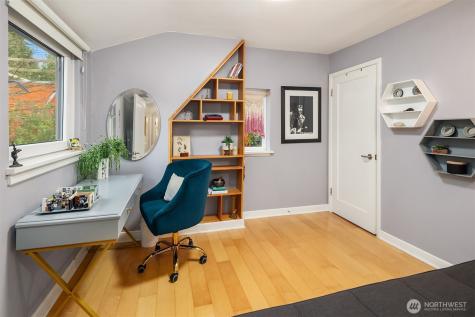 3530 W Laurelhurst Drive NE Seattle WA 98105